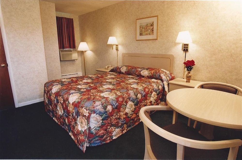 The Springwater Inn Ithaca Room photo